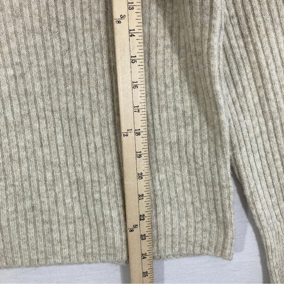Madewell Cream/Oatmeal Soft Cozy Wool Blend Sweater size Medium - Picture 5 of 9